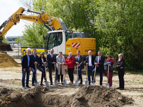 Erster Spatenstich für Kita auf dem Innovation Campus