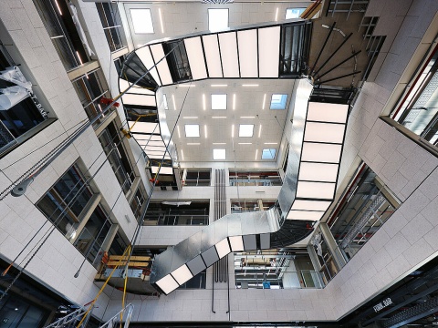 InnovationSPIN - Die gigantische Treppe ist montiert
