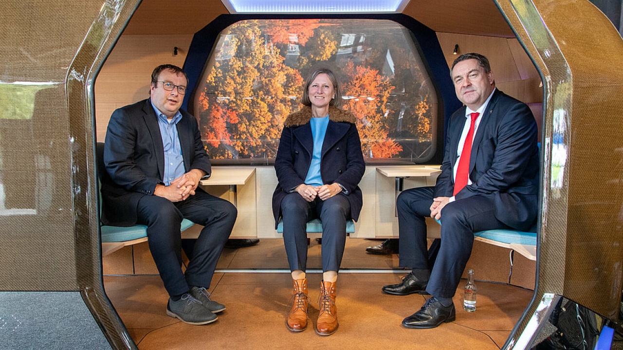 MONOCABs fahren jetzt auf stillgelegter Extertal-Strecke