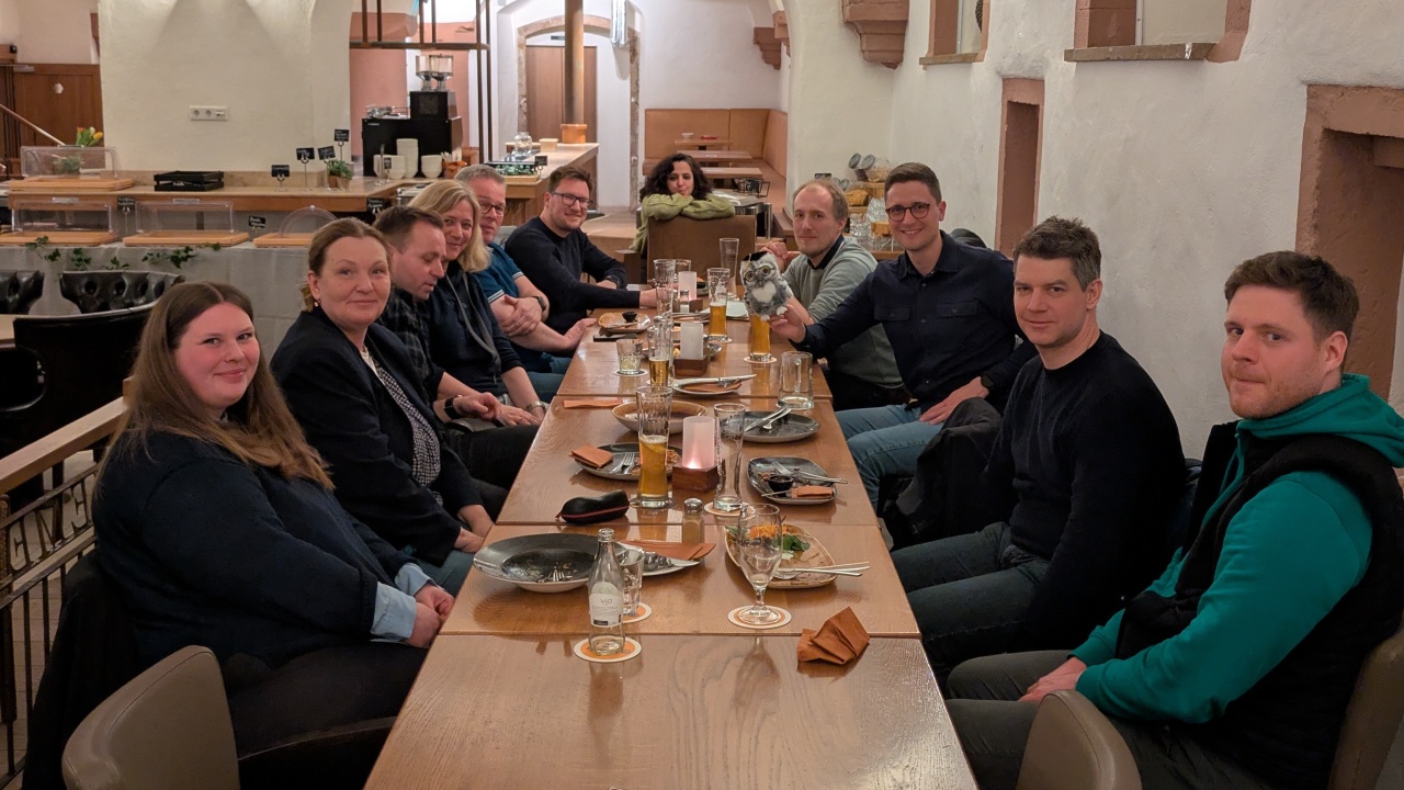 Stammtisch der AICommunityOWL am 25.3.25 im Café Vielfalt