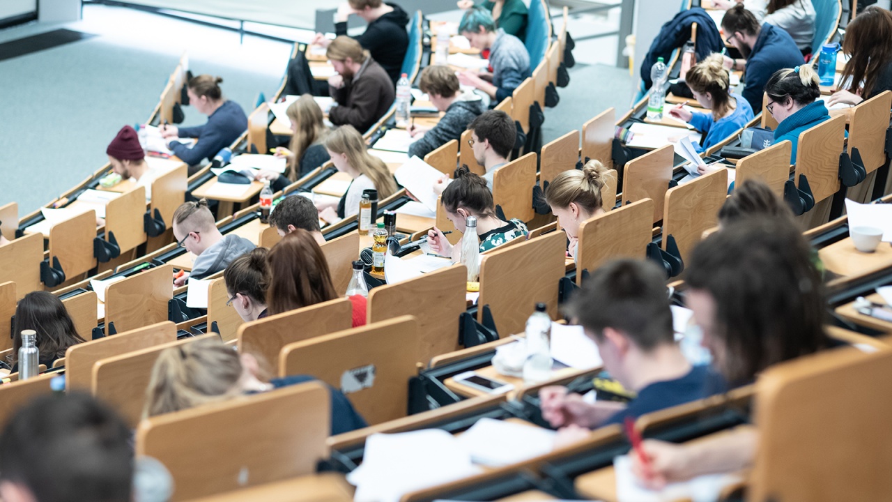 Von A wie Architektur bis V wie Virtuelle Produktentwicklung:  TH OWL punktet im größten Hochschulvergleich