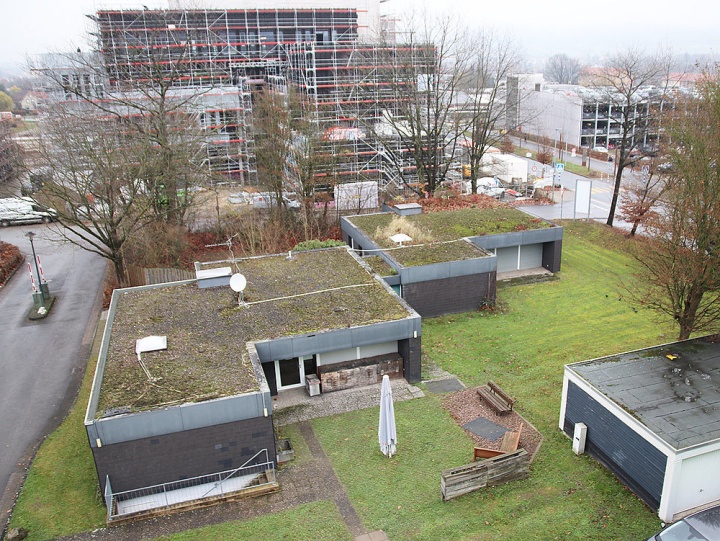 Neue Baustellen am AStA-Pavillon und an ehemaliger Container-Anlage: Zufahrt zum Hauptgebäude gesperrt 